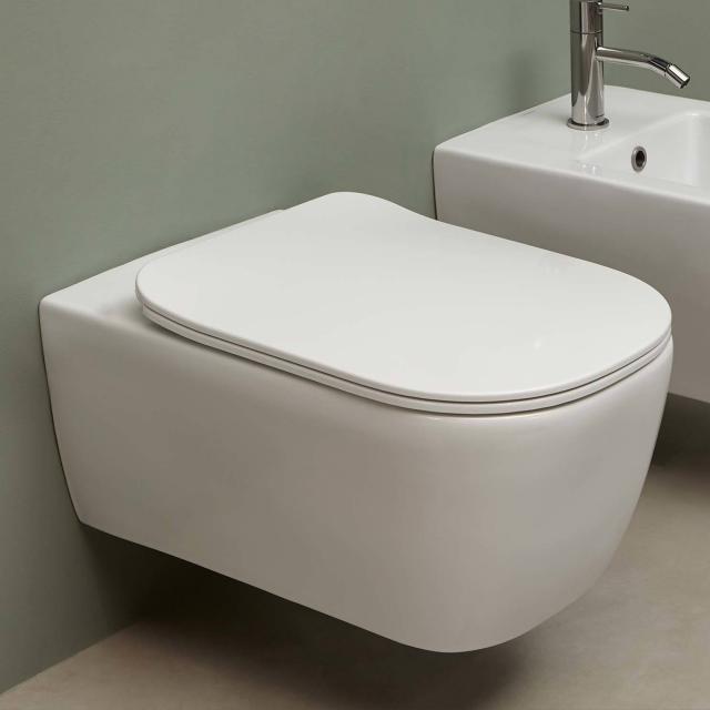 antoniolupi KOMODO wall-mounted washdown toilet with Flat toilet seat matt white, rimless