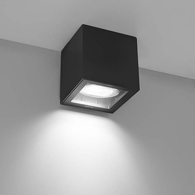 Buy Artemide outdoor lights online at REUTER