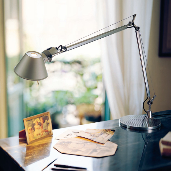 Artemide Tolomeo tavolo table lamp with base