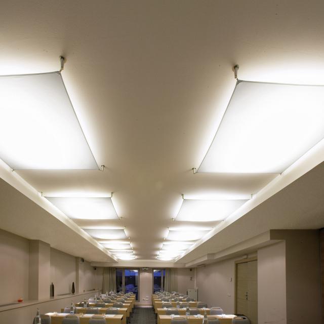 B.lux Veroca 4 LED ceiling light