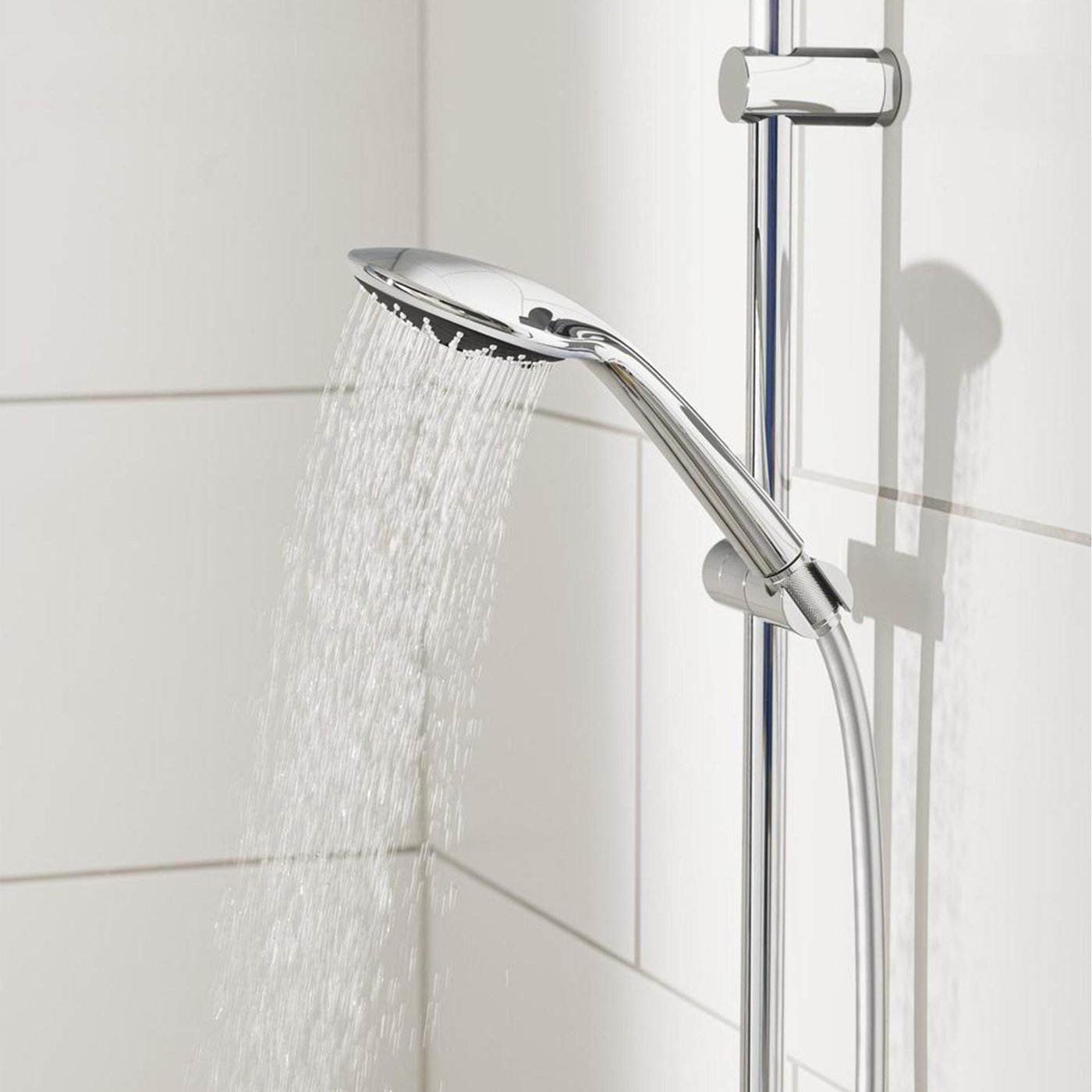 Grohe 27576001 New Tempesta Cosmpolitan 100 Set asta Doccia 3 Getti con