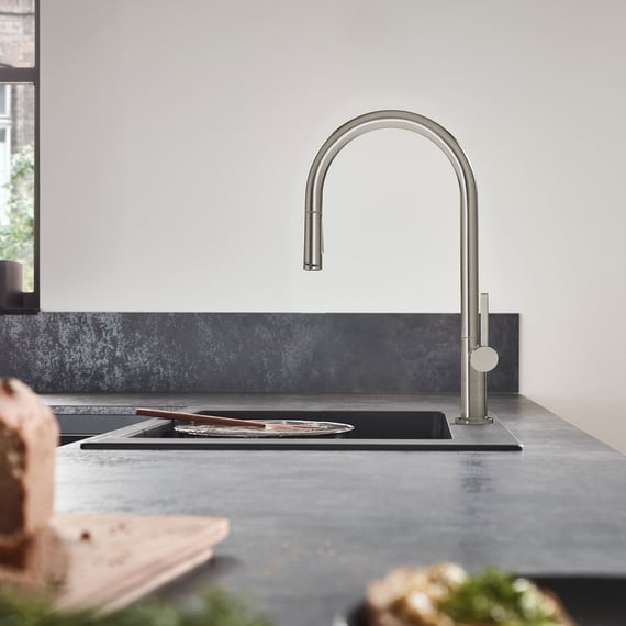 Hansgrohe Locarno Küchenarmatur Edelstahl – Herausziehbarer Sprüher, Art-Deco Design, 1/4 Drehung