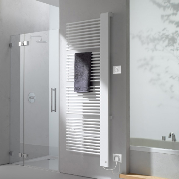 Kermi Credo-Half E towel radiator for all electrical operation white, 1200 Watt, electric set WKS right