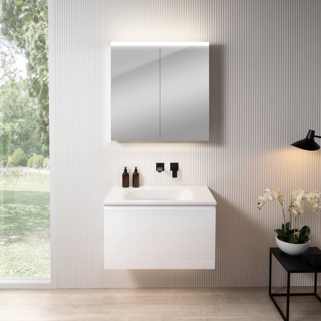 Specchio contenitore due ante con illuminazione LED 67X60X15