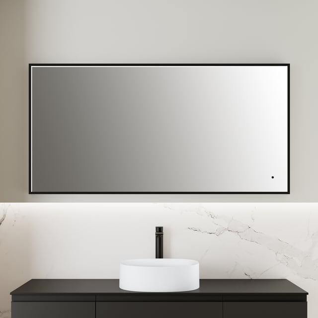 Miroir à éclairage DEL intégré 24 x 28 avec cadre noir