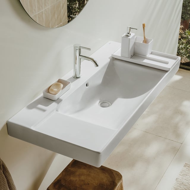 Roca Ona wall-mounted, washdown toilet, rimless matt white