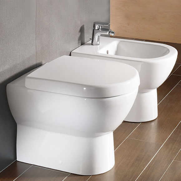 Villeroy & Boch Subway floorstanding washdown toilet, close to wall white